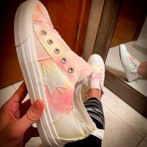 Pastel tie dye start sneakers //Very G